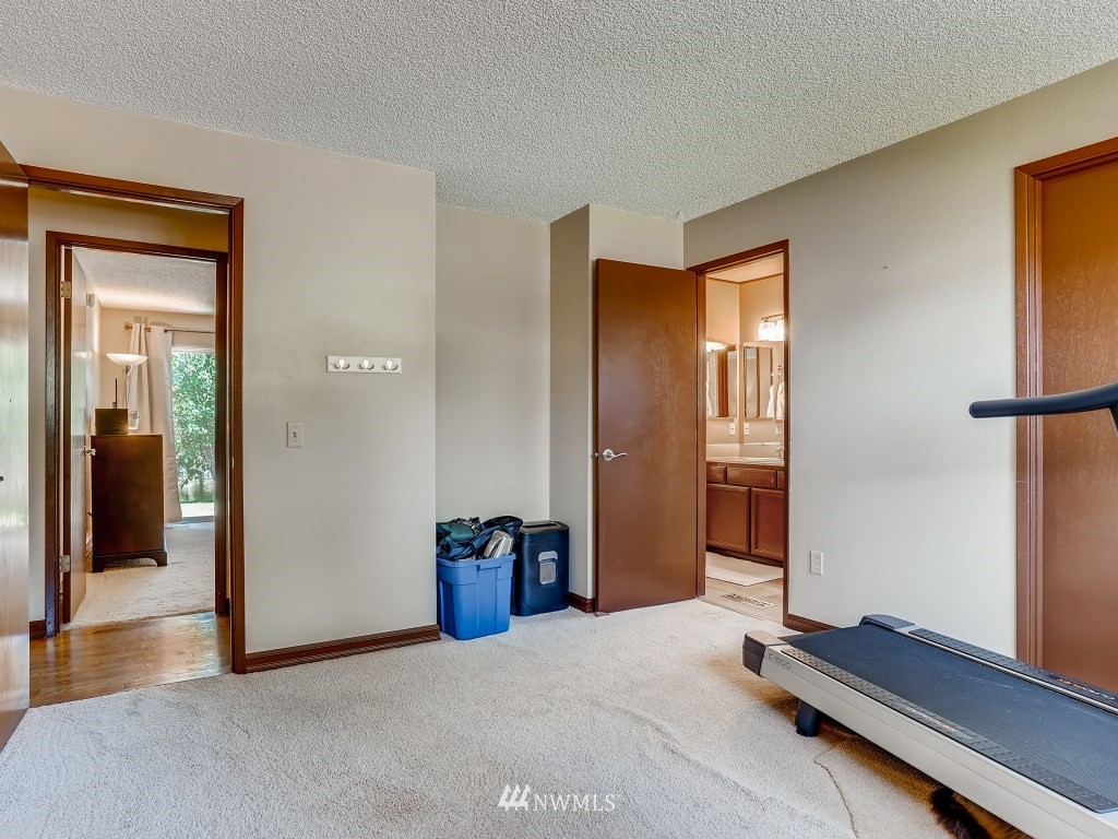 4249 Southwest 323rd Street Federal Way, WA 98023 - Photo 21 of 25 Gallery Image 21