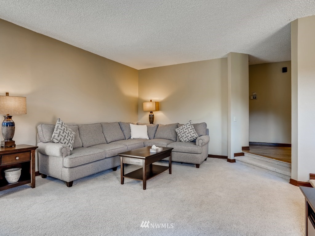 4249 Southwest 323rd Street Federal Way, WA 98023 - Photo 9 of 25 Gallery Image 9