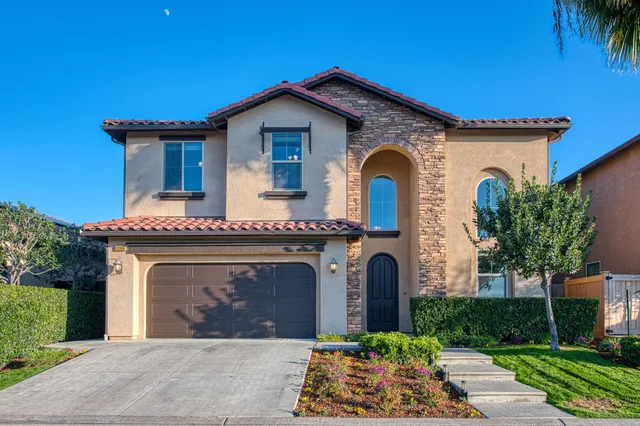 $977,000 | 11384 North Via Montessori Drive, Fresno, CA 93730