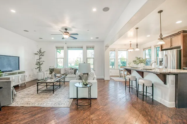 $977,000 | 11384 North Via Montessori Drive, Fresno, CA 93730