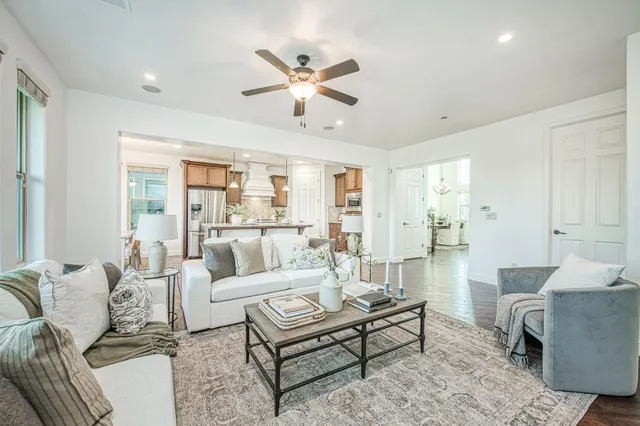 $977,000 | 11384 North Via Montessori Drive, Fresno, CA 93730