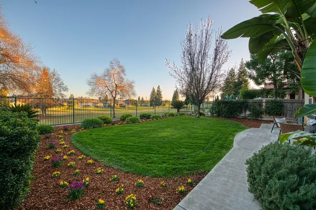 $977,000 | 11384 North Via Montessori Drive, Fresno, CA 93730