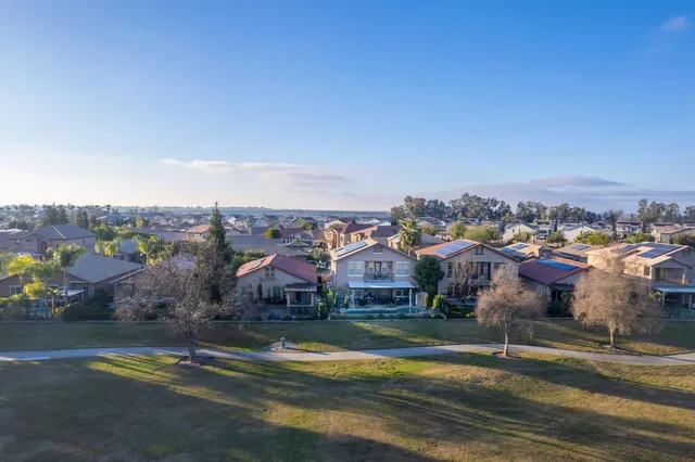 $977,000 | 11384 North Via Montessori Drive, Fresno, CA 93730
