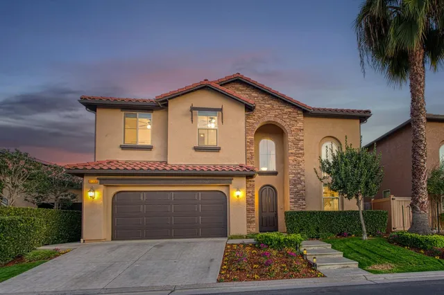 $977,000 | 11384 North Via Montessori Drive, Fresno, CA 93730