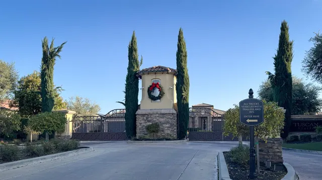 $977,000 | 11384 North Via Montessori Drive, Fresno, CA 93730