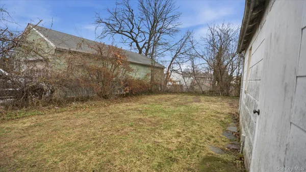 $2,400 | 74 Lexington Avenue, Franklin Square, NY 11010