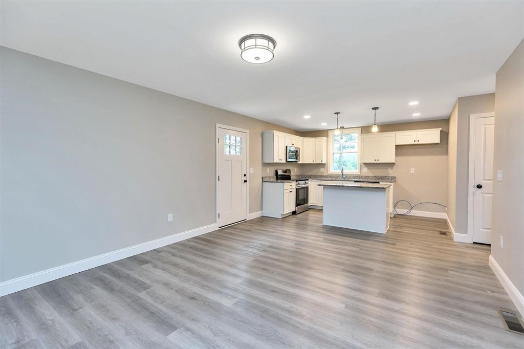 10 Phyllis Avenue Raymond, NH 03077 - Photo 8 of 17