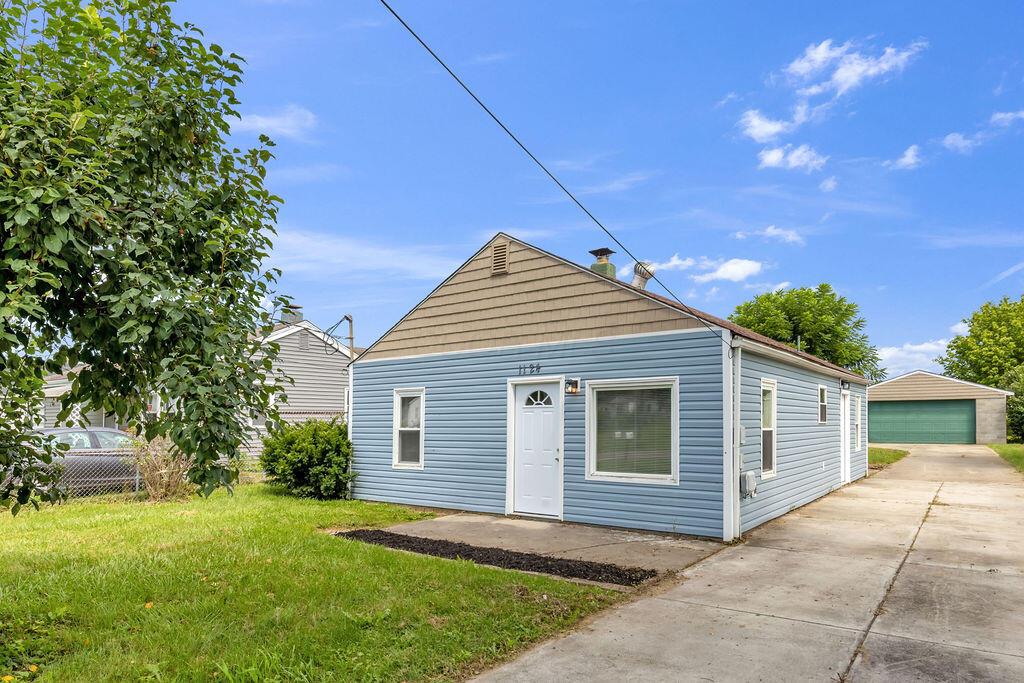 1124 Rumsey Road Columbus, OH 43207 - Photo 1 of 40 1124RumseyRoadExt_Hommati102