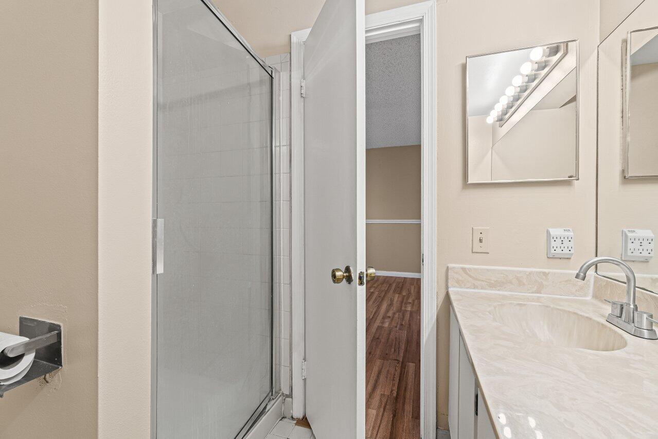 7633 Courtyard Run West Boca Raton, FL 33433 - Photo 24 of 32 028-7633CourtyardRunWest-BocaRaton-FL-33
