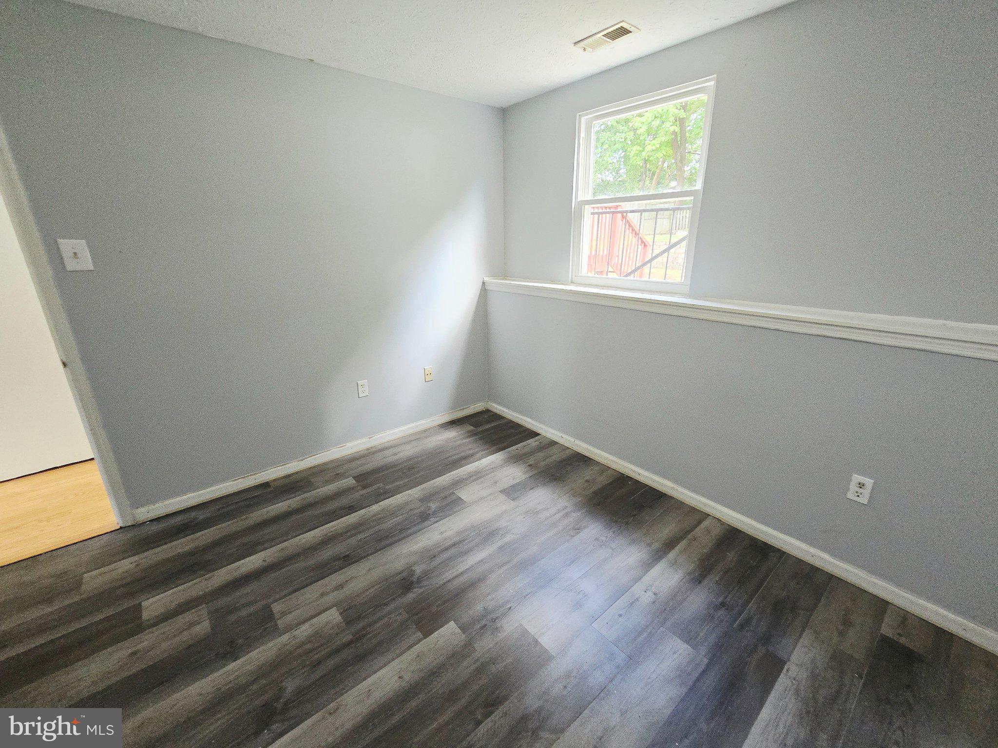 79 Yew Road Essex, MD 21221 - Photo 33 of 47 Gallery Image 33