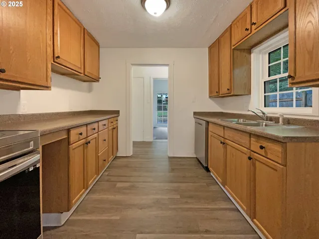 $384,000 | 5906 Northeast Sumner Street, Portland, OR 97218