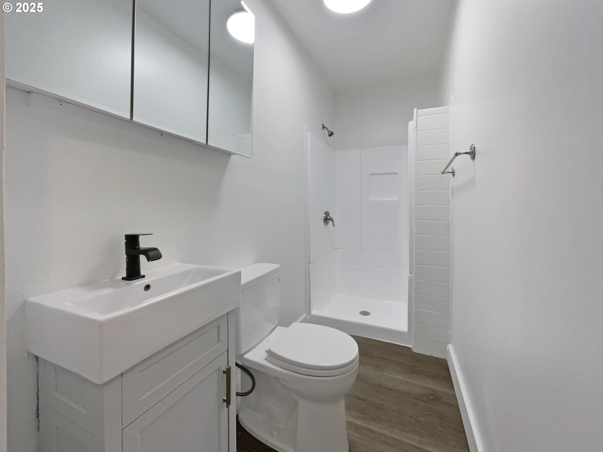 5906 Northeast Sumner Street Portland, OR 97218 - Photo 14 of 18