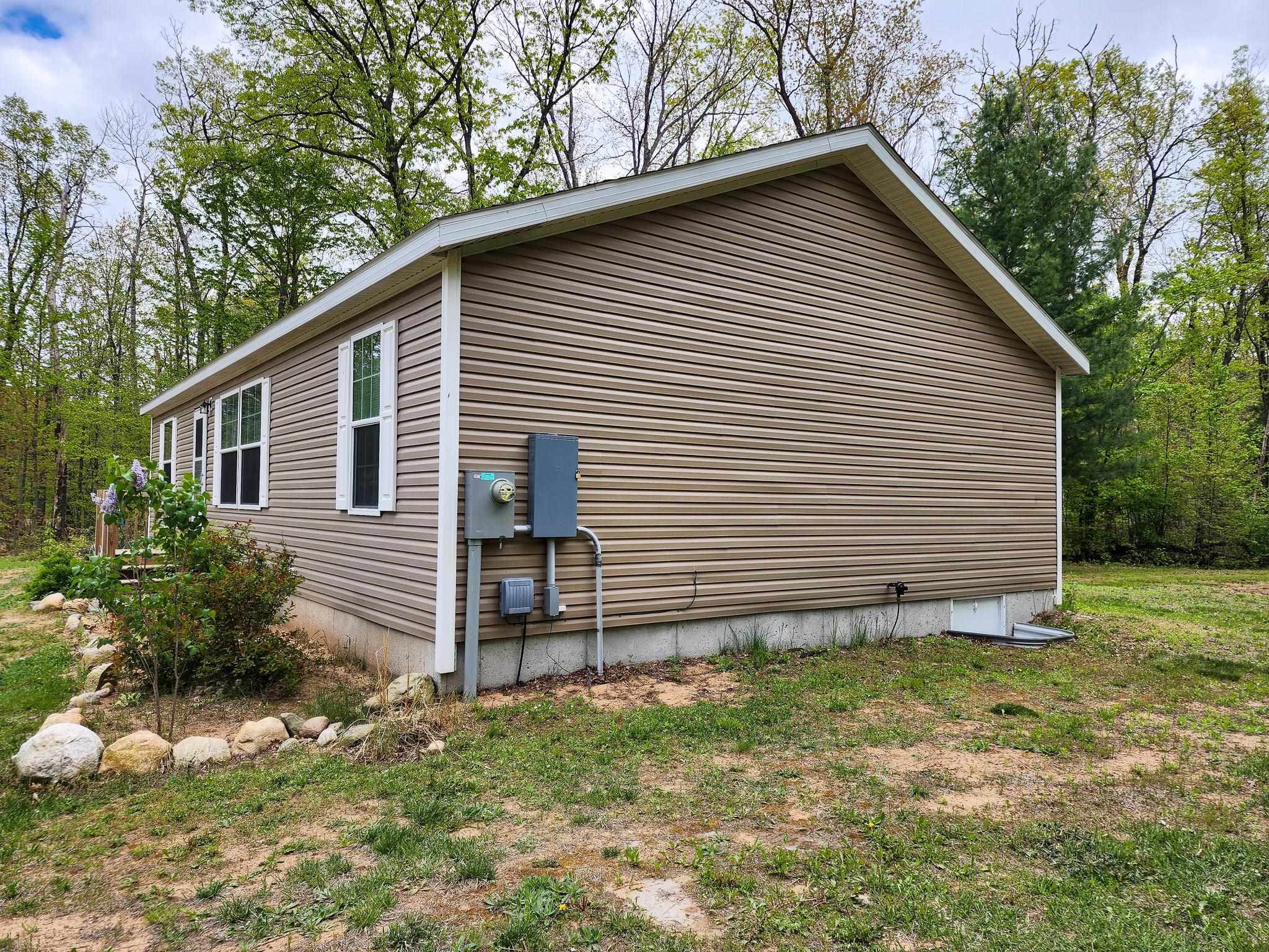 2521 Bonnie Mae Road Harrison, MI 48625 - Photo 35 of 43 Gallery Image 35