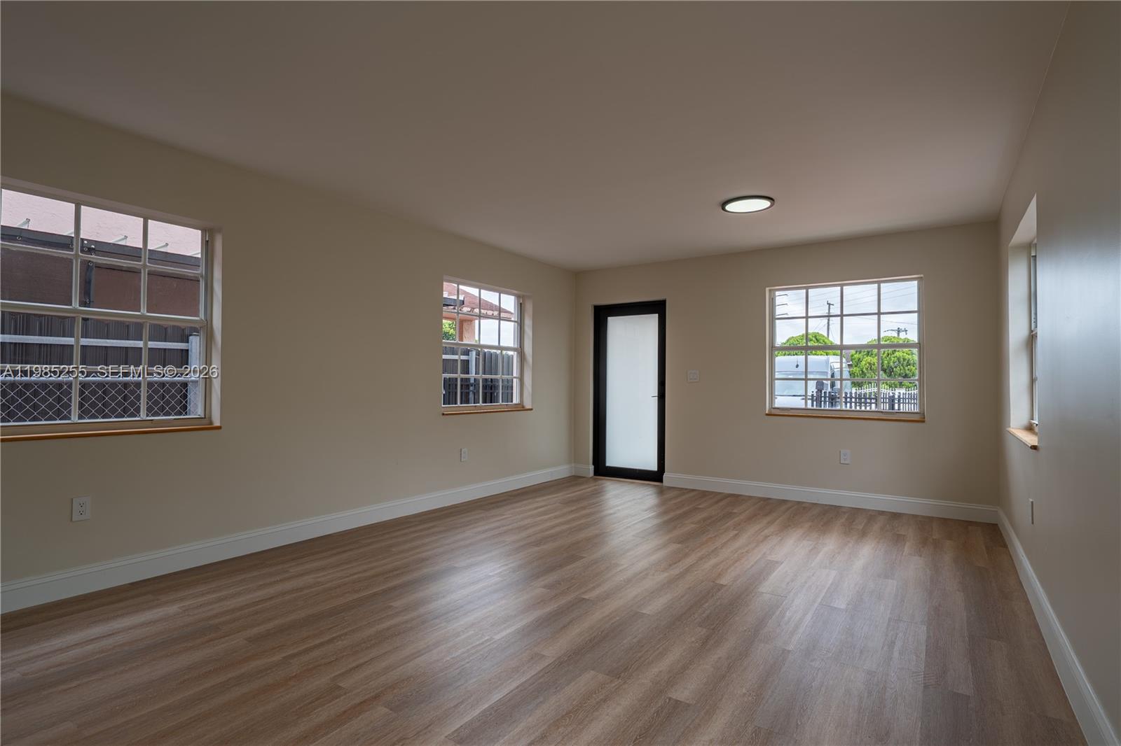 370 Flagami Boulevard Miami, FL 33144 - Photo 6 of 67
