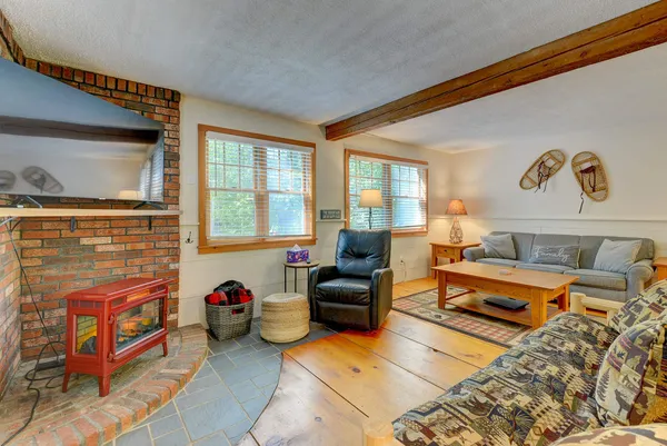 $475,000 | 464 Town Hall Road, Bartlett, NH 03845