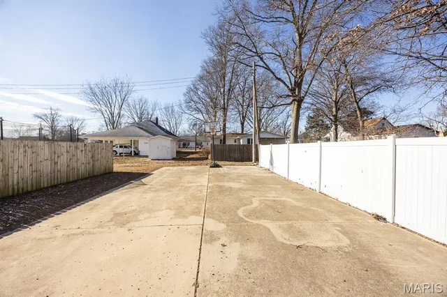 $235,000 | 808 East Birch Street, New Baden, IL 62265