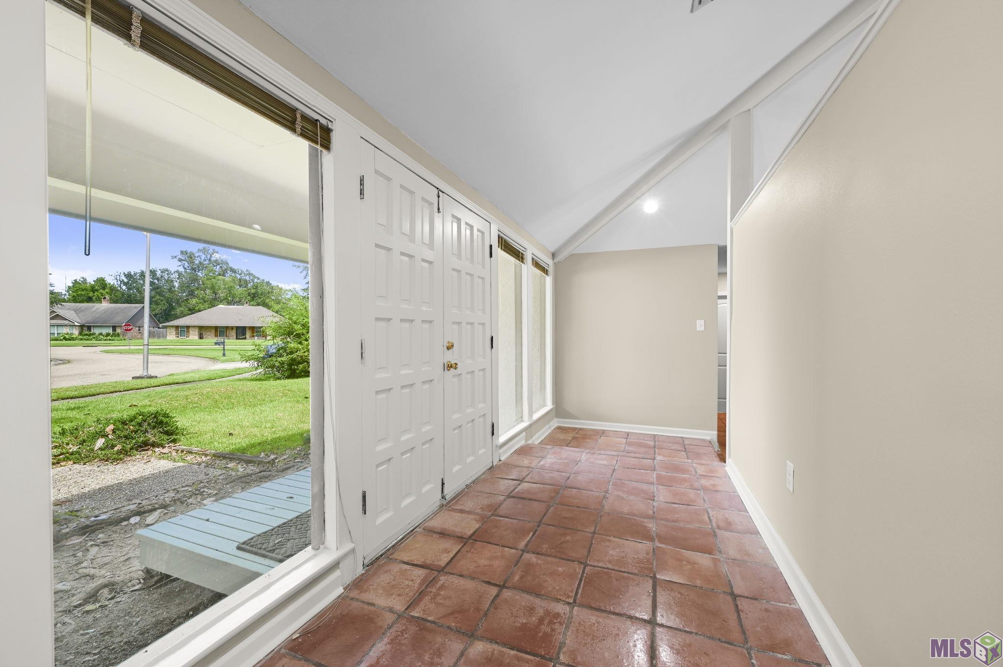 12526 Beldart Court Baton Rouge, LA 70816 - Photo 4 of 28