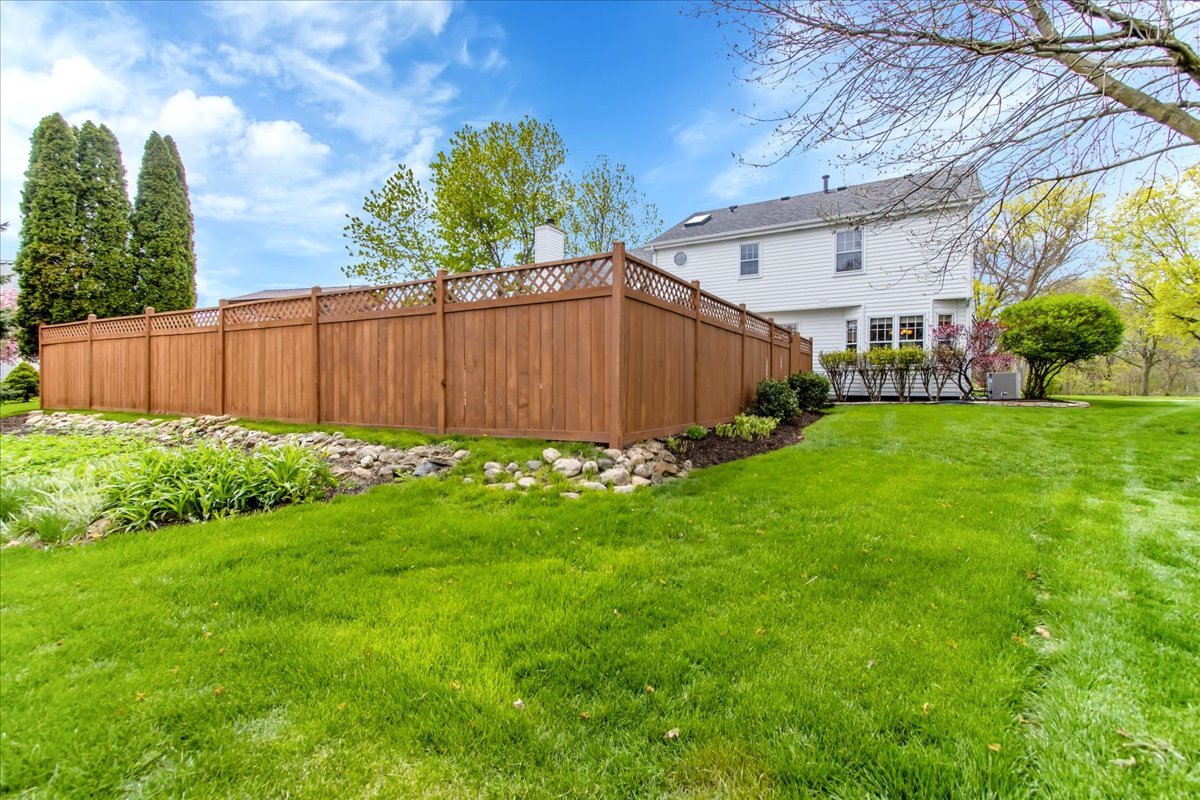 76 Red Fox Run Montgomery, IL 60538 - Photo 28 of 28 a view of a back yard of the house