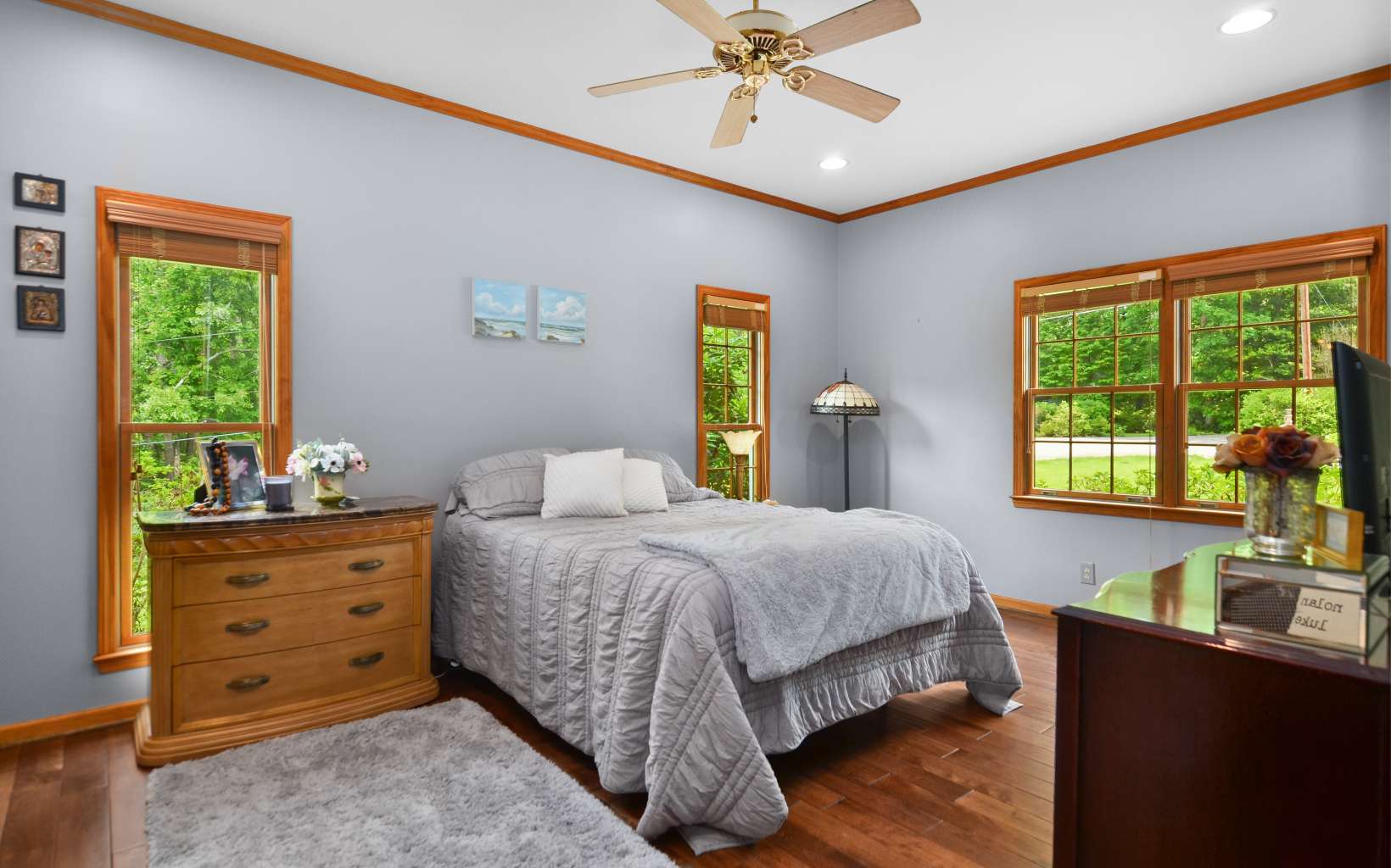 2850 Appalachian Highway Blue Ridge, GA 30513 - Photo 20 of 30 a bedroom with a bed and a dresser