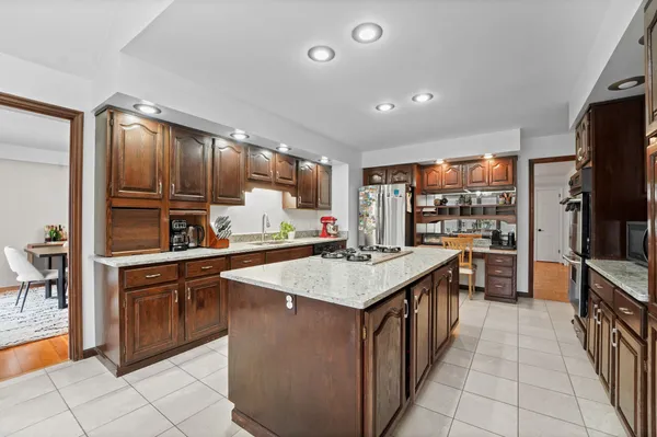 $599,900 | 2632 Pinebluff Drive, Vestal, NY 13850