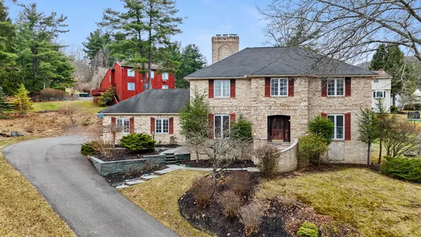 $599,900 | 2632 Pinebluff Drive, Vestal, NY 13850
