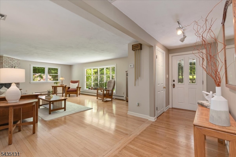 18 Stiles Road Warren, NJ 07059 - Photo 3 of 36