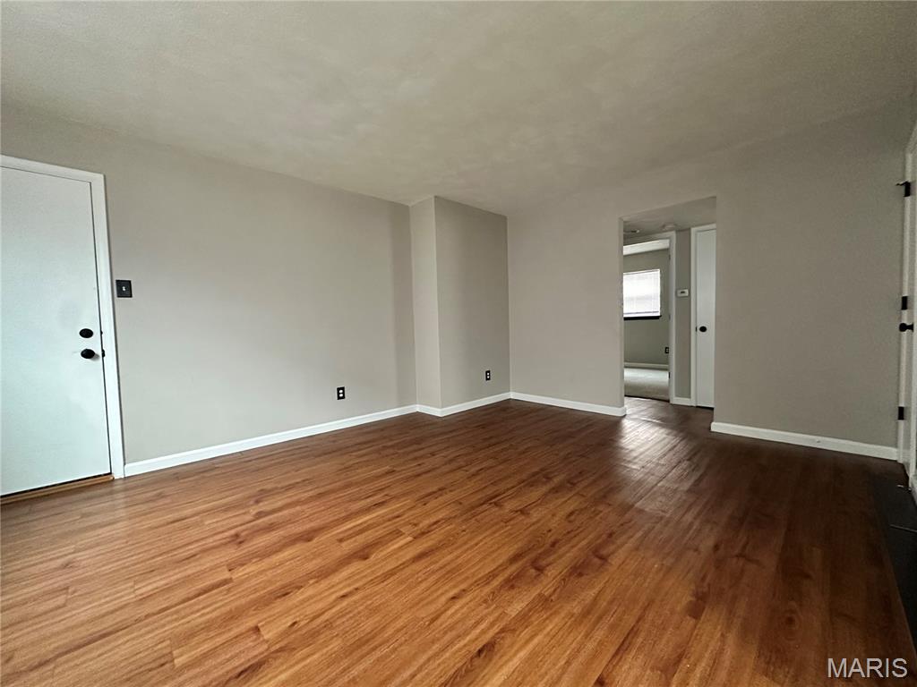 6714 Colony Acres Drive St. Louis, MO 63123 - Photo 2 of 8