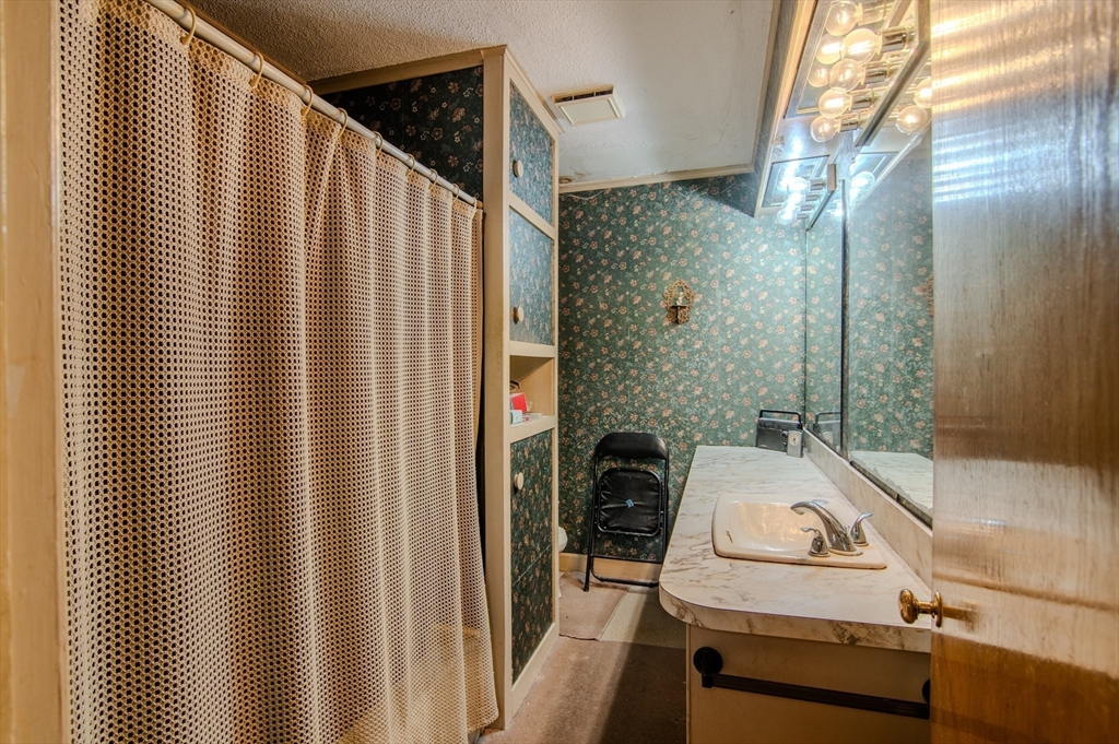 1063 Lebanon Hill Road Southbridge, MA 01550 - Photo 21 of 28