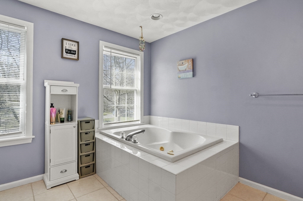 15 Whitewood Circle Amesbury, MA 01913 - Photo 19 of 40