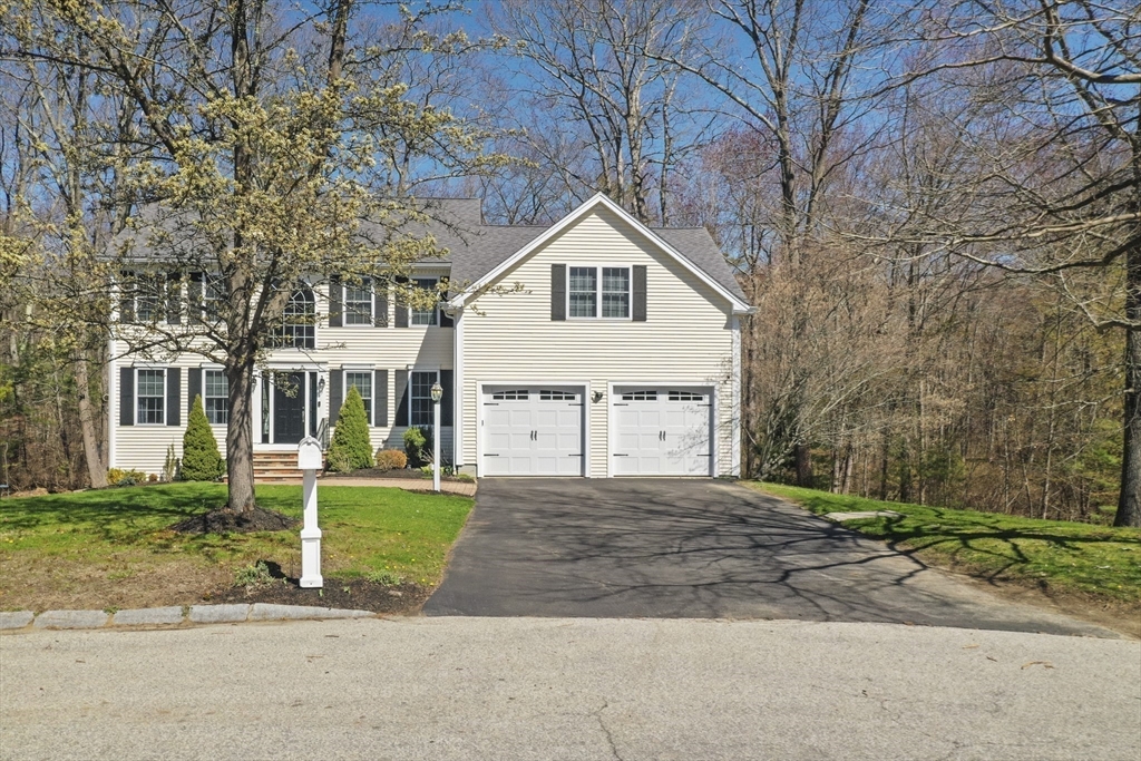 15 Whitewood Circle Amesbury, MA 01913 - Photo 2 of 40