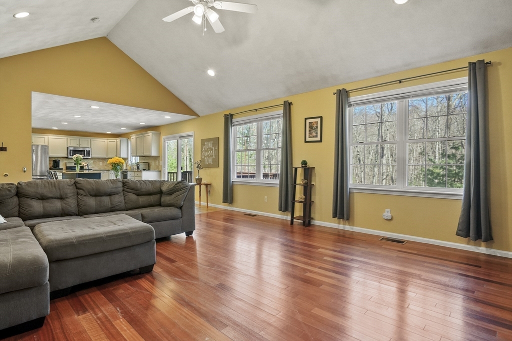 15 Whitewood Circle Amesbury, MA 01913 - Photo 7 of 40