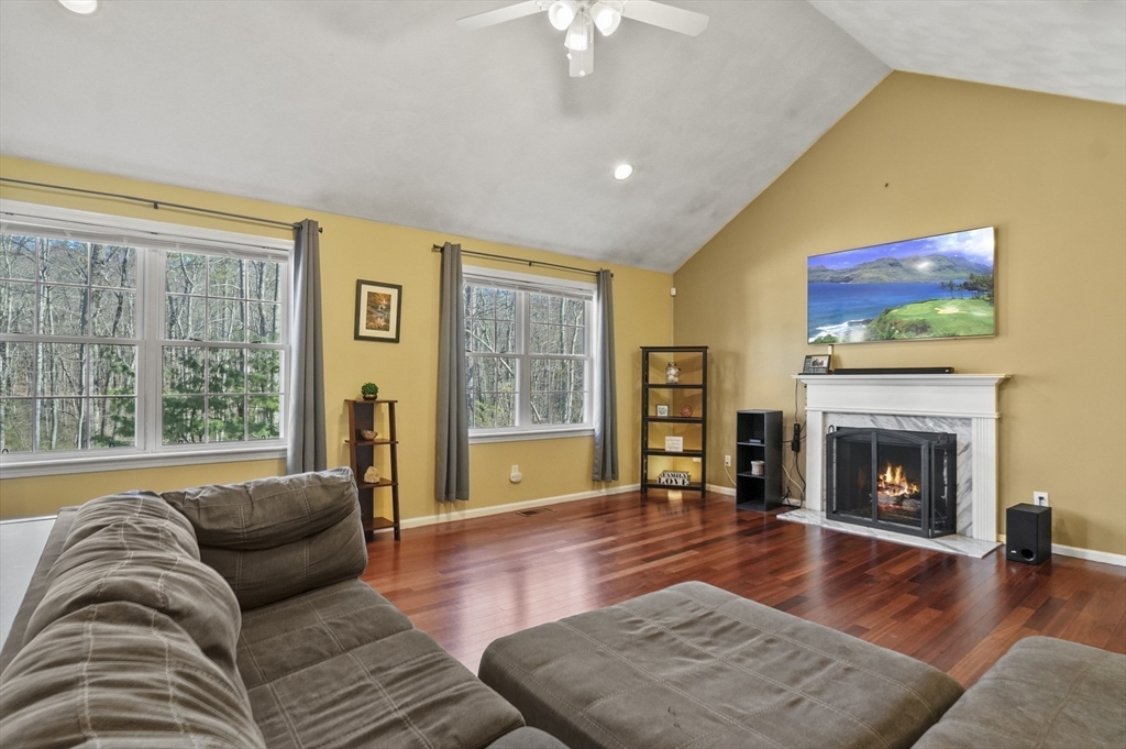 15 Whitewood Circle Amesbury, MA 01913 - Photo 8 of 40