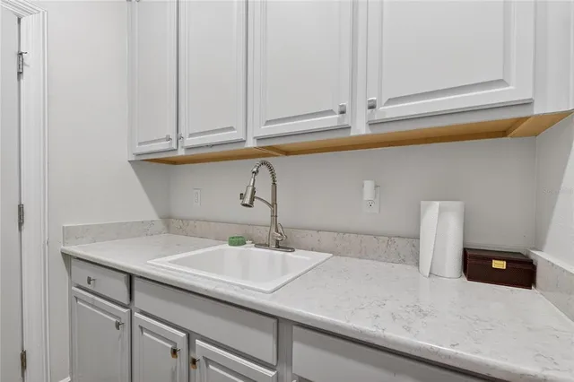 $990,000 | 5517 Merritt Island Drive, Apollo Beach, FL 33572