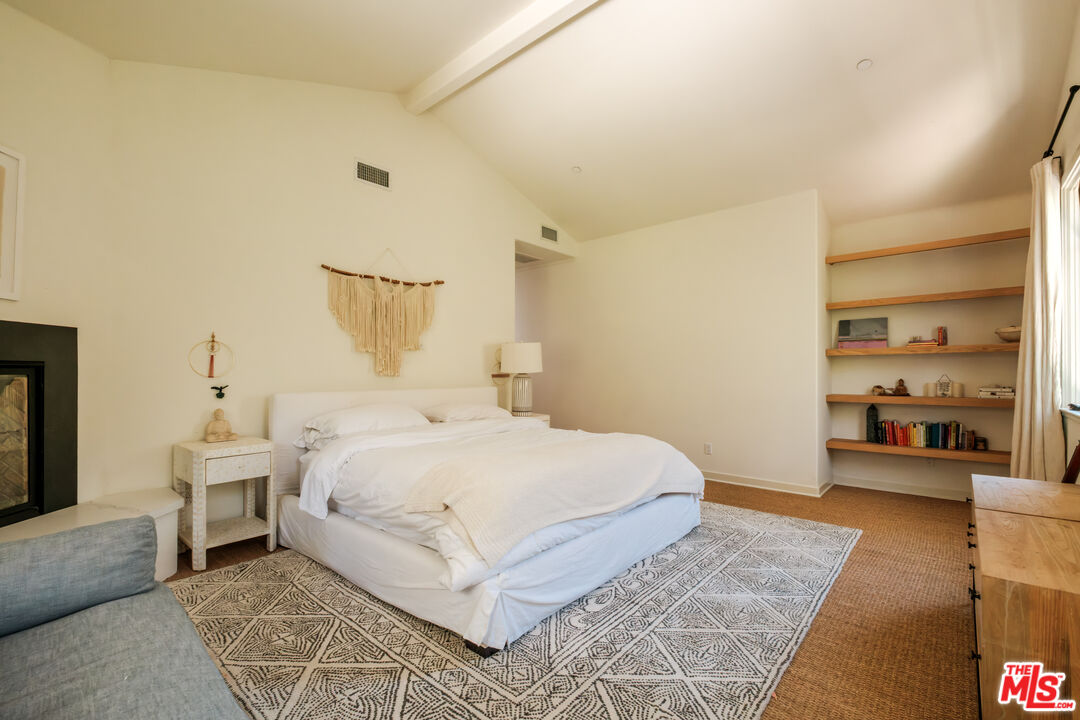 21717 Encina Road Topanga, CA 90290 - Photo 23 of 60