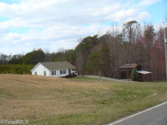 957 Carson Road Pilot Mountain, NC 27041 - Photo 2 of 16 Exterior Front.
