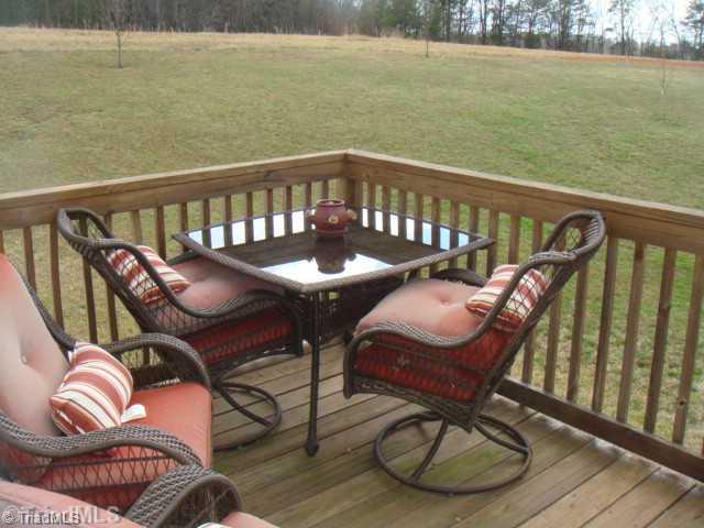 957 Carson Road Pilot Mountain, NC 27041 - Photo 5 of 16 Exterior Back.