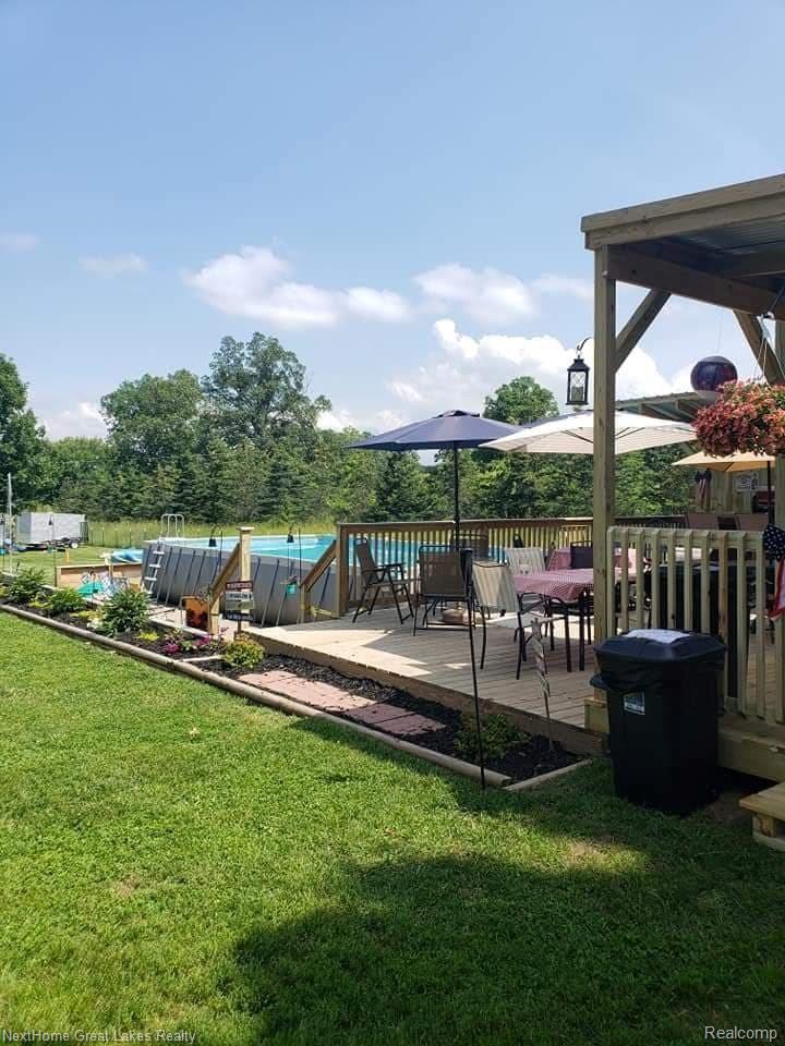 12214 East Carpenter Road Davison, MI 48423 - Photo 25 of 26 Pool2.jpg