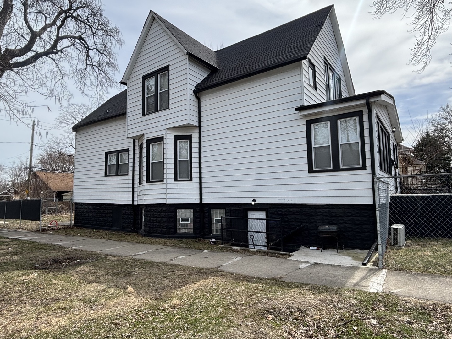 11201 South Normal Avenue Chicago, IL 60628 - Photo 2 of 18