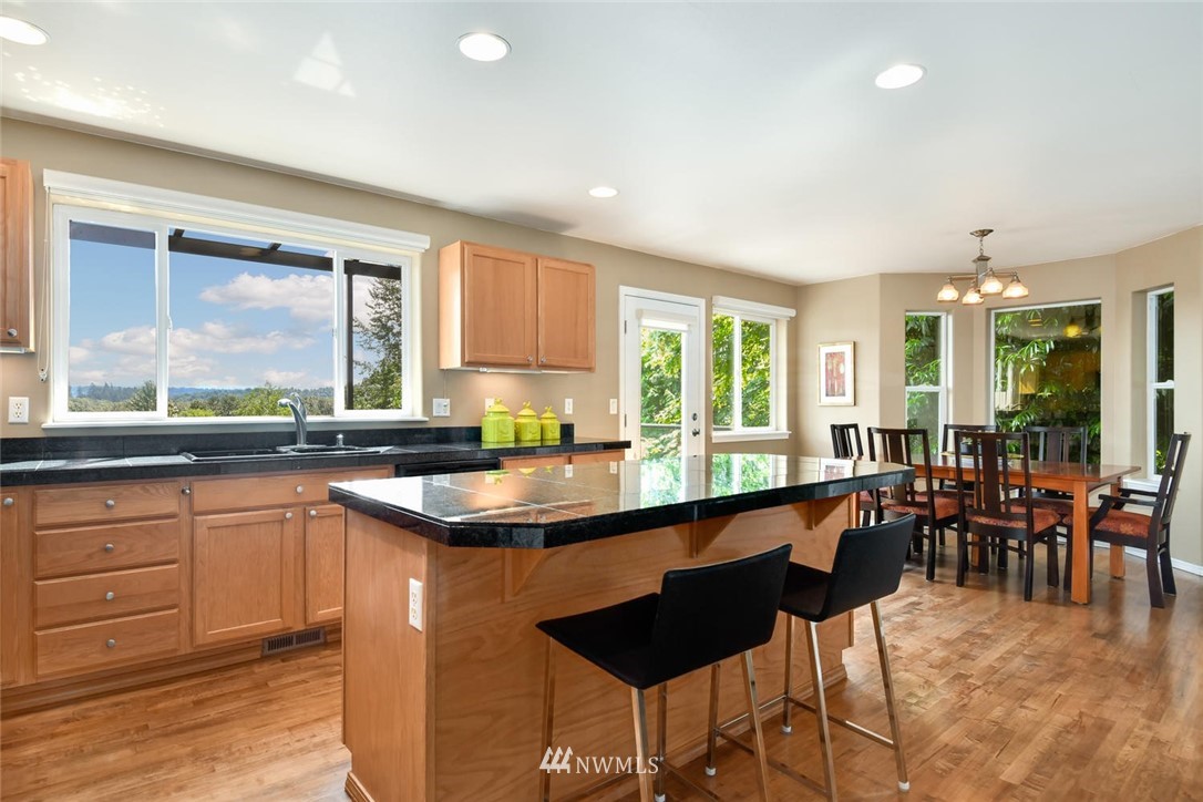 9409 Northeast 180th Street Bothell, WA 98011 - Photo 10 of 24