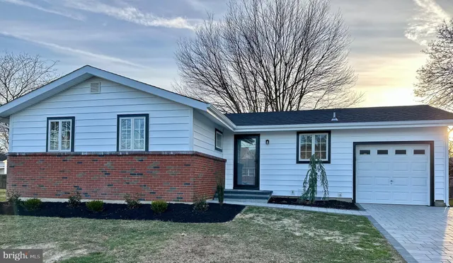 $479,900 | 21 Rolling Lane, Hamilton, NJ 08690