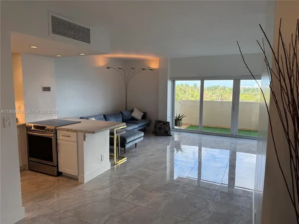 $3,050 | Bayside, Miami, FL 33138