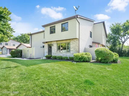 $250,000 | 1042 Schoolgate Road, New Lenox, IL 60451