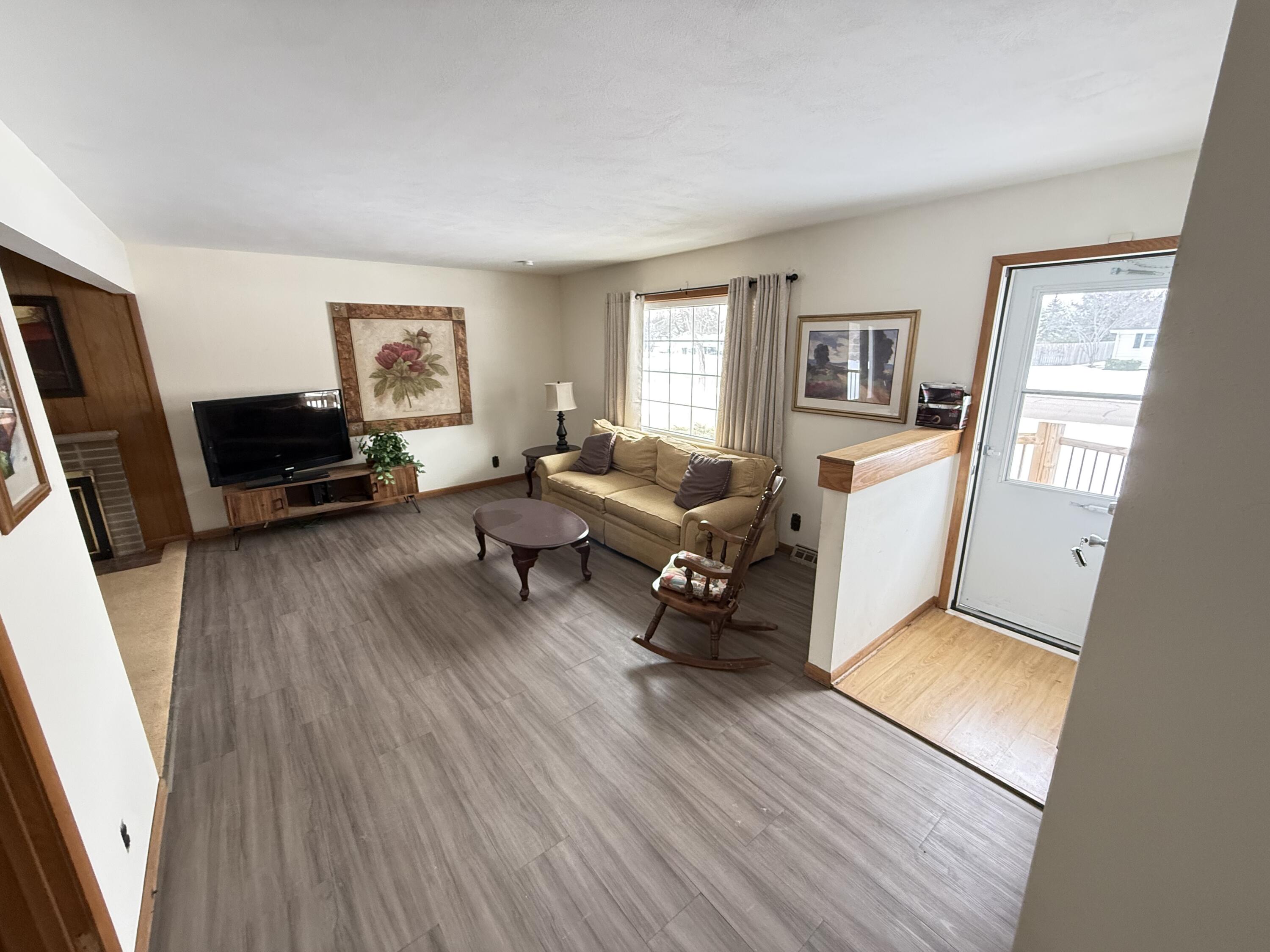 1956 Bootmaker Drive Beloit, WI 53511 - Photo 3 of 11 Living Room/ Entry Way