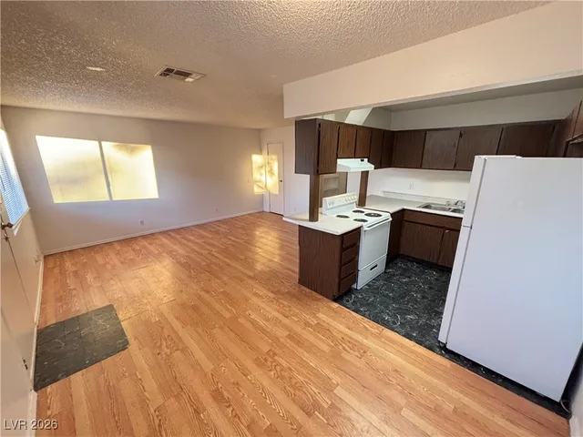 $1,095 | 155 Westminster Way, Unit B, Henderson, NV 89015