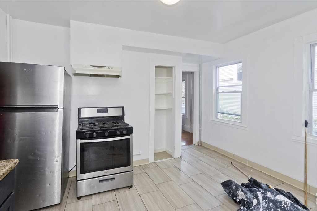 116-118 Massasoit Street Springfield, MA 01107 - Photo 8 of 32