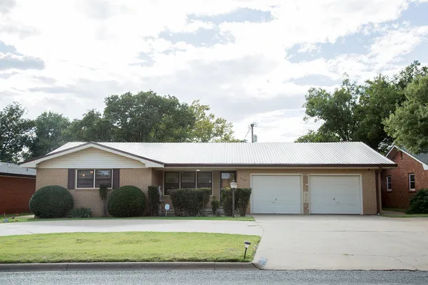 $175,000 | 1107 Ennis Street, Plainview, TX 79072