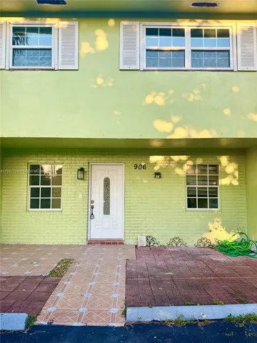 $301,000 | 906 Southwest 74th Avenue, North Lauderdale, FL 33068