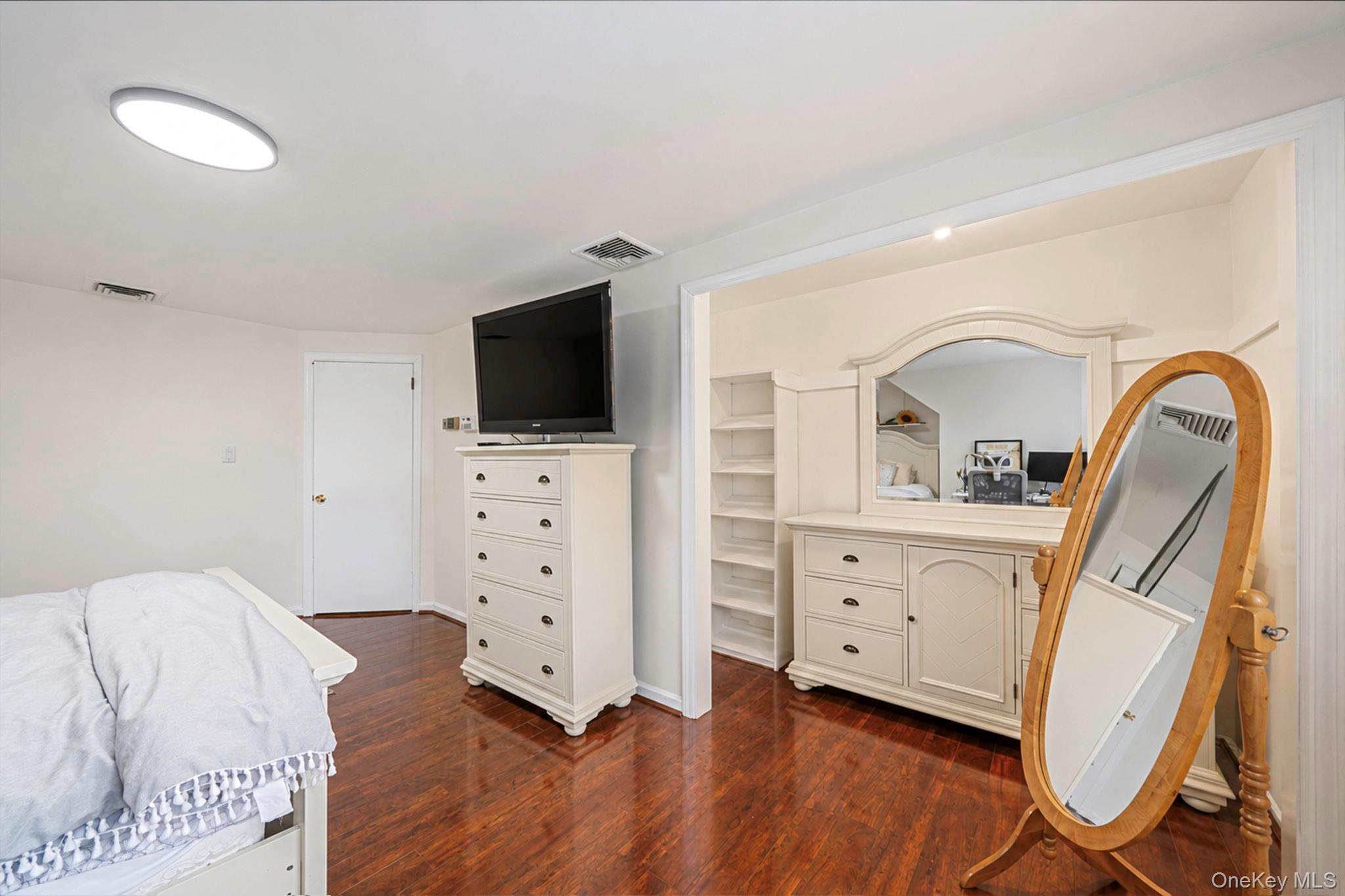 863 Richmond Road East Meadow, NY 11554 - Photo 27 of 44