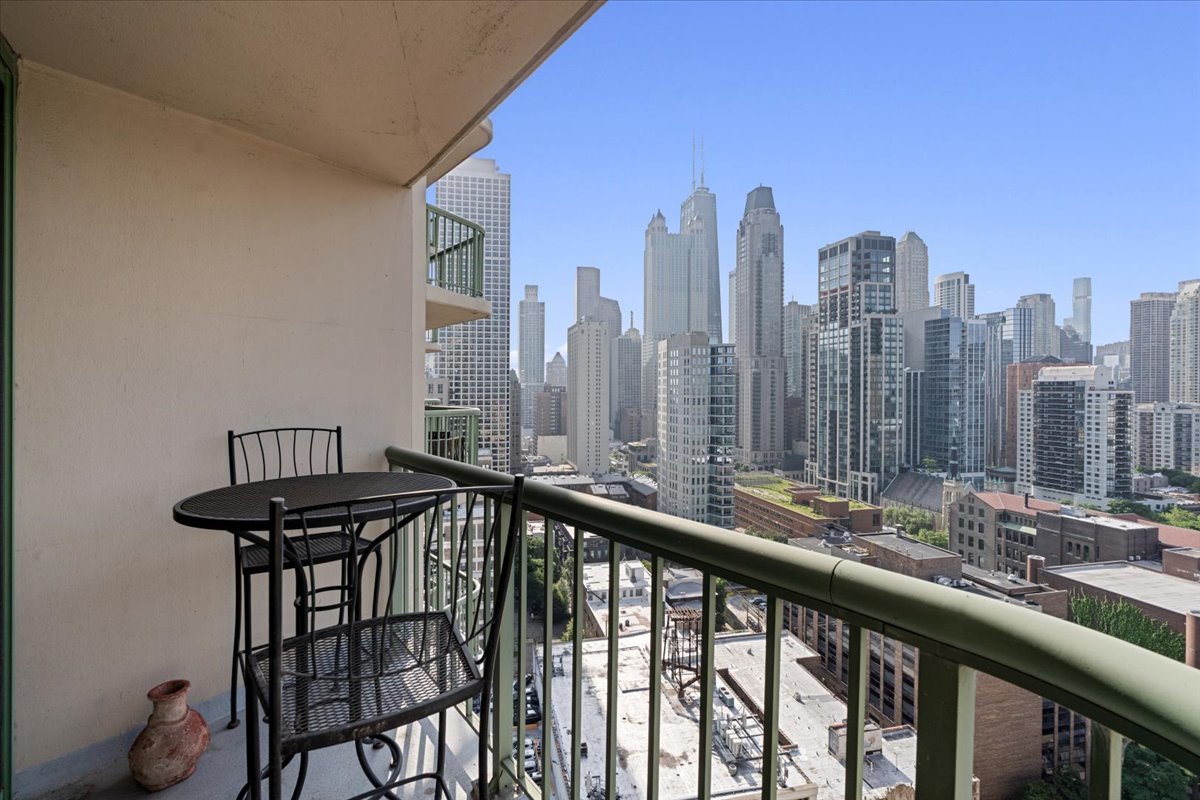 111 West Maple Street, Unit 2012 Chicago, IL 60610 - Photo 13 of 15