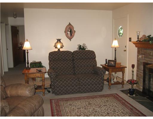 800 Blackhawk Road Beaver Falls, PA 15010 - Photo 5 of 17 Living Room.